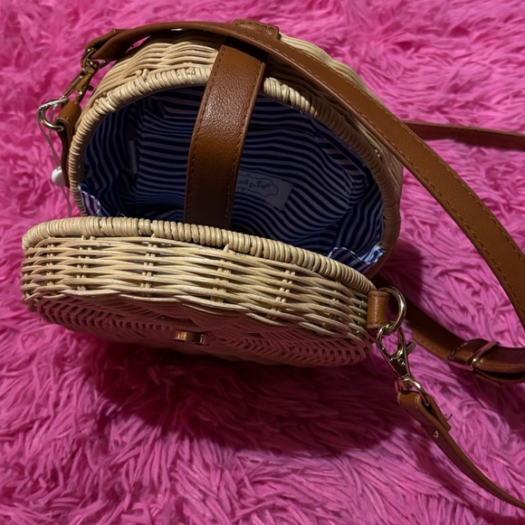 Round Woven Straw Crossbody Bag - Picture 4 of 6